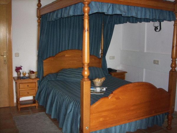 Hotel Port-Lligat : photo 2 de la chambre chambre double ou lits jumeaux - vue latérale sur mer