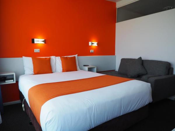 Waterfront Lodge Motel : photo 1 de la chambre chambre supérieure lit queen-size