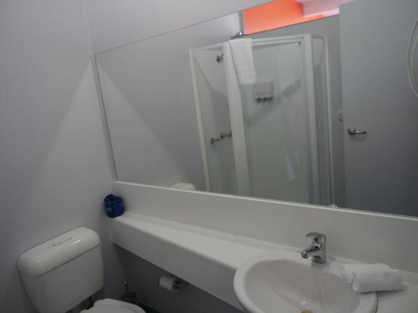 Waterfront Lodge Motel : photo 10 de la chambre petite chambre double