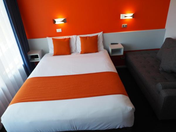 Waterfront Lodge Motel : photo 8 de la chambre chambre supérieure lit queen-size