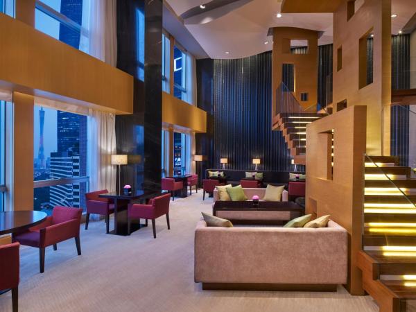 Grand Hyatt Guangzhou-Free Shuttle Bus to Canton Fair Complex during Canton Fair Period : photo 2 de la chambre suite king supérieure