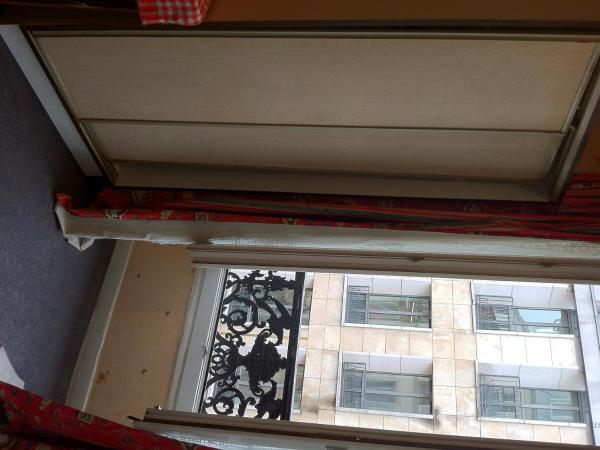 Hotel Des Arts : photo 5 de la chambre chambre double avec douche et toilettes communes