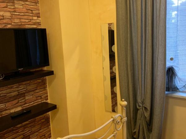 Casa Friends Lingotto Ospedali Metro Spezia : photo 5 de la chambre chambre double avec salle de bains privative