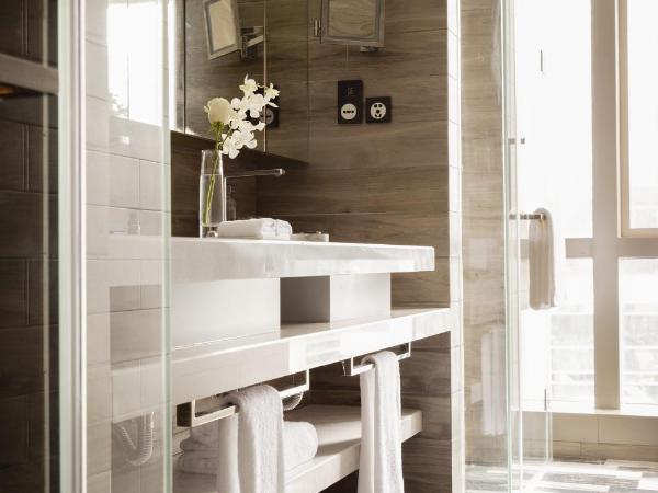 Jumeirah Living Guangzhou-Complimentary Shuttle Bus between hotel to Canton Fair Complex during Canton Fair Period : photo 7 de la chambre three-bedroom residence contemporary