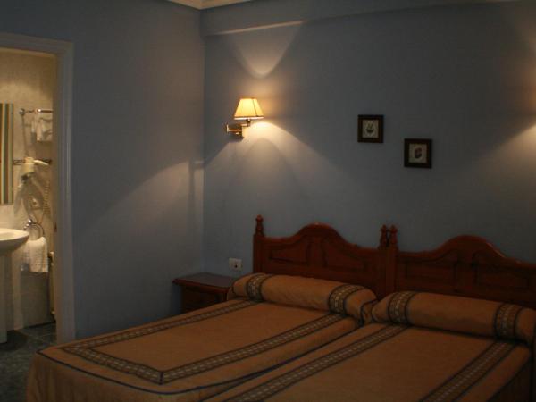 Pensión Bilbao : photo 2 de la chambre chambre lits jumeaux