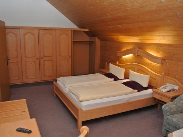 Hotel Gruberhof Innsbruck Igls B&B : photo 5 de la chambre chambre double - vue sur montagne