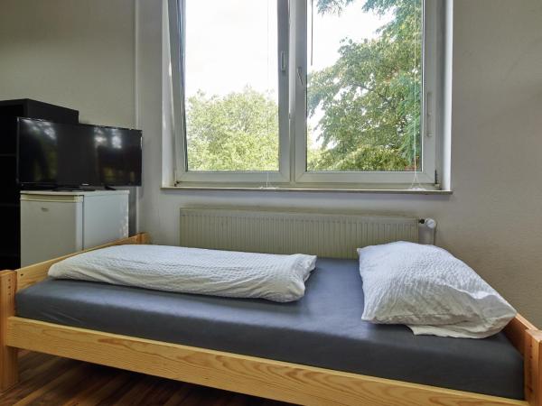 K 357 - Personal, Monteurzimmervermittlung und Vermietung Hamburg : photo 7 de la chambre chambre double avec salle de bains commune