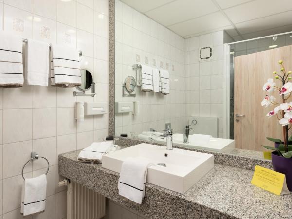 NOVINA HOTEL Südwestpark : photo 5 de la chambre chambre lits jumeaux confort
