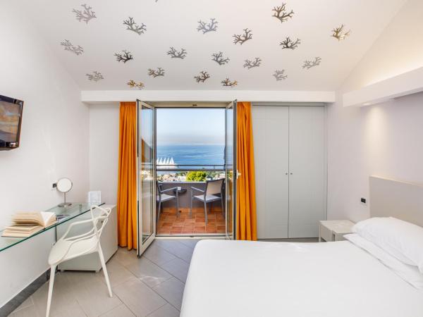 Art Hotel Gran Paradiso : photo 1 de la chambre chambre double premium – vue sur mer
