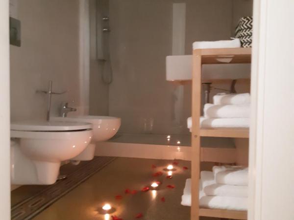 Cagliari d'Amare Via Roma : photo 9 de la chambre chambre double ou lits jumeaux deluxe avec balcon