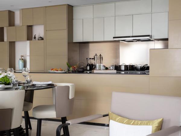 Jumeirah Living Guangzhou-Complimentary Shuttle Bus between hotel to Canton Fair Complex during Canton Fair Period : photo 3 de la chambre three-bedroom deluxe residence contemporary