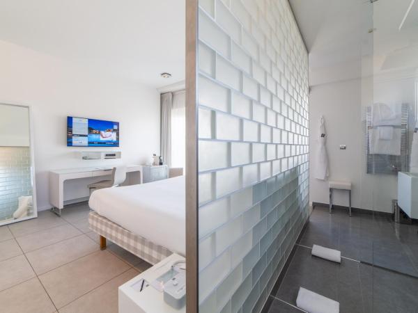 Kube Saint-Tropez : photo 6 de la chambre chambre deluxe white sea