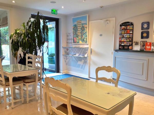 Hôtel de Provence : photo 4 de la chambre chambre familiale - rez-de-chaussée