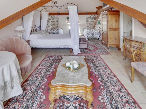 Le Château de Mei Lese : photo 5 de la chambre chambre quadruple avec balcon et vue sur la mer