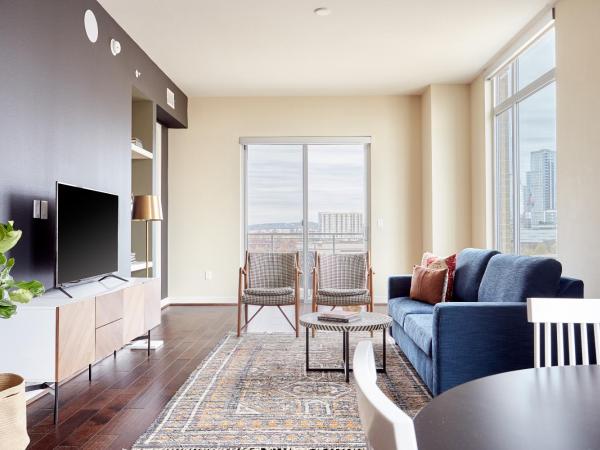 Sonder at The Catherine : photo 1 de la chambre appartement 3 chambres avec balcon