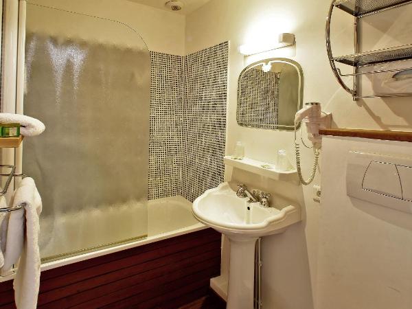 Logis Hôtel La Chaize : photo 4 de la chambre chambre double confort avec terrasse