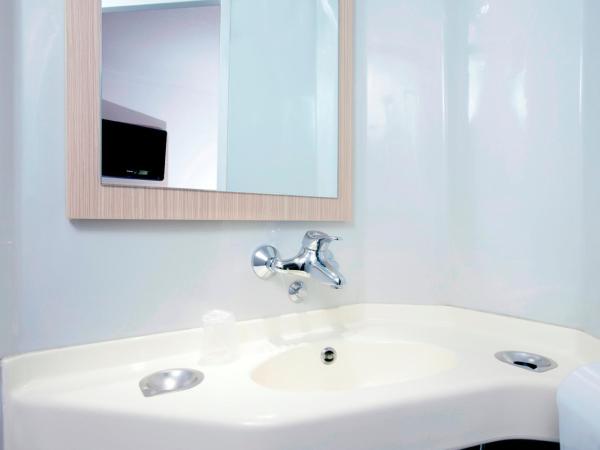 Premiere Classe Bayeux : photo 5 de la chambre chambre double