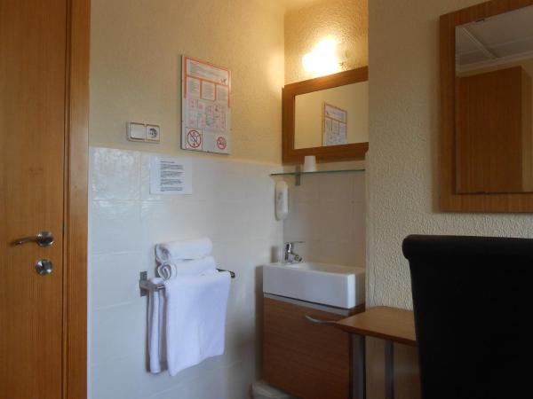 Hostal El Callejón : photo 2 de la chambre chambre double avec salle de bains privative extérieure