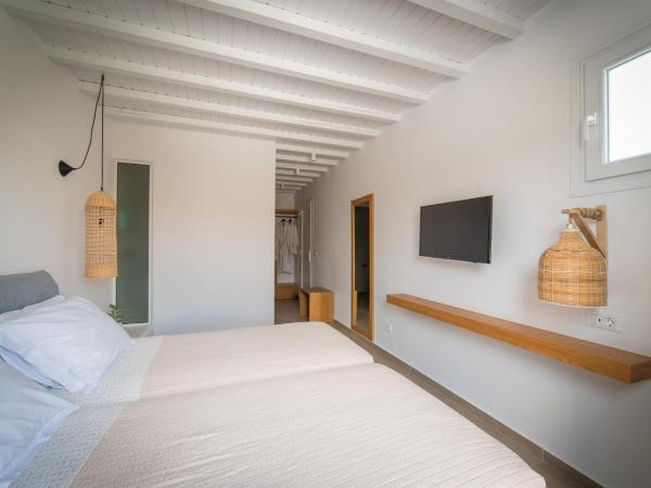 Vienoula's Garden Hotel : photo 9 de la chambre chambre lits jumeaux - vue sur jardin