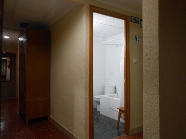 Hostal El Callejón : photo 7 de la chambre chambre double avec salle de bains privative extérieure