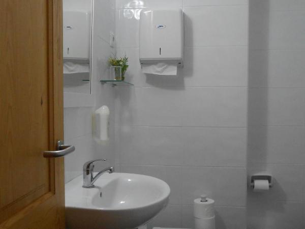 Hostal El Callejón : photo 1 de la chambre chambre double avec salle de bains privative extérieure