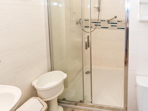 Sanatorium Uzdrowiskowe LECH : photo 4 de la chambre chambre double