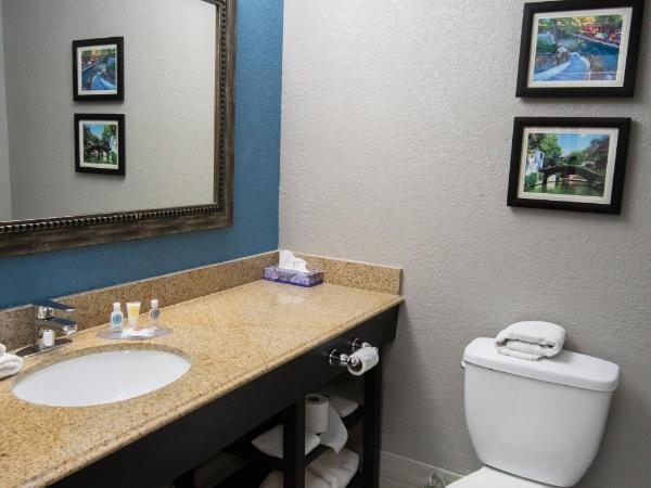 Comfort Inn & Suites Near Medical Center : photo 8 de la chambre chambre 2 lits queen-size - non-fumeurs