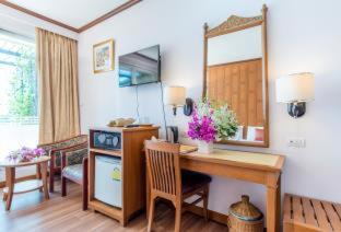 New Siam Riverside - SHA Certified : photo 1 de la chambre room #300180248