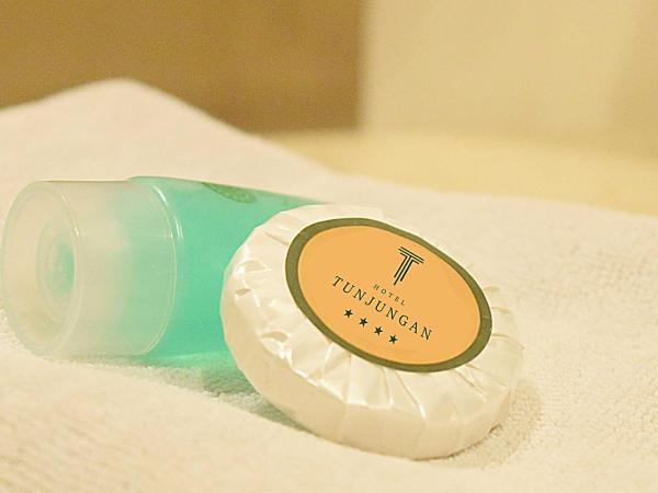 Tunjungan Hotel : photo 7 de la chambre suite junior