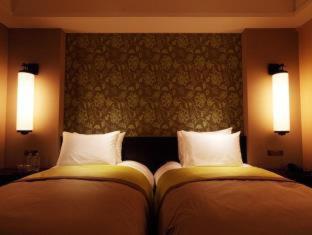 ORIENTAL HOTEL : photo 5 de la chambre room #54372536