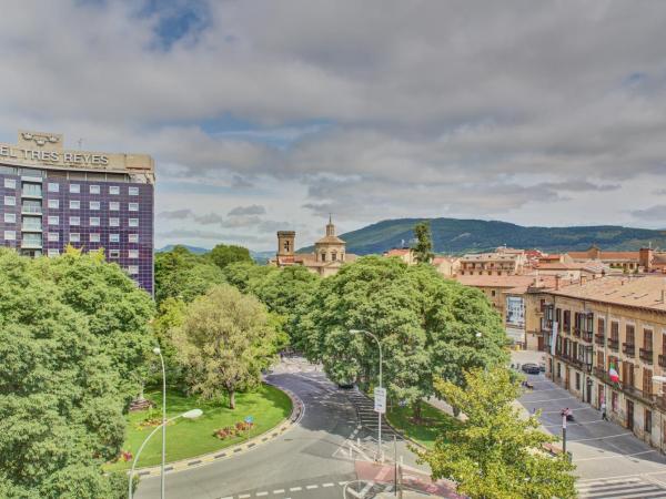 Pensión Mendi : photo 3 de la chambre chambre lits jumeaux supérieure - vue sur ville