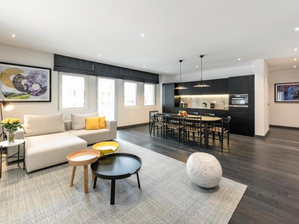 Hard Rock Hotel Davos : photo 2 de la chambre studio avec suite lit king-size - platine