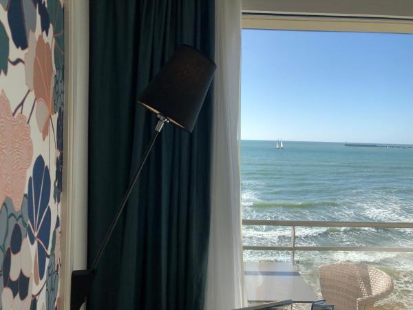 Hotel & Spa Les Roches Noires : photo 1 de la chambre chambre simple supérieure - vue sur mer