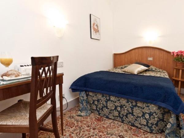 Hotel Alla Fava : photo 2 de la chambre petite chambre double