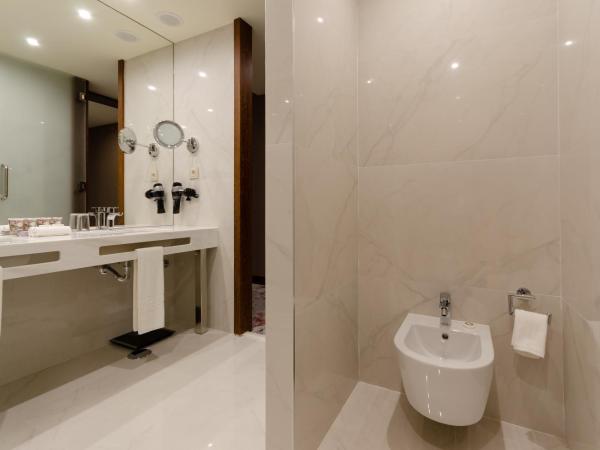 TURIM Boulevard Hotel : photo 10 de la chambre chambre lits jumeaux - vue sur avenue