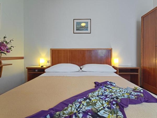 Albergo Al Gobbo : photo 1 de la chambre chambre double ou lits jumeaux standard avec salle de bains commune