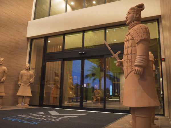 Magic Village Views Trademark Collection by Wyndham : photo 10 de la chambre villa 3 chambres deluxe avec barbecue et bain à remous