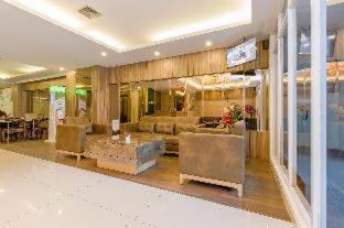 RedDoorz Plus @ Thamrin : photo 1 de la chambre room #355810510