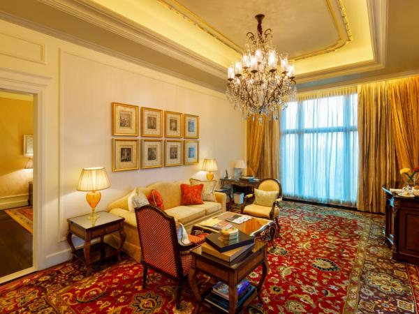 The Leela Palace New Delhi : photo 3 de la chambre suite royale avec petite piscine, transferts aéroport et accès au salon