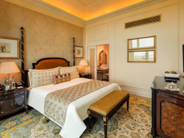 The Leela Palace New Delhi : photo 1 de la chambre suite de luxe avec transferts aéroport et accès au salon