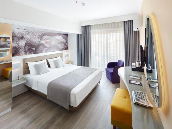 Lalila Blue Suites : photo 4 de la chambre chambre double