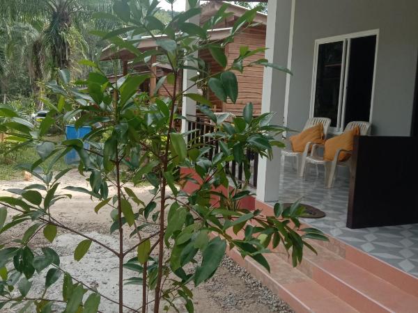 Mada Lanta Mai Keaw : photo 4 de la chambre chambre triple – vue sur montagne