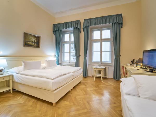 Josephine Old Town Square Hotel - Czech Leading Hotels : photo 5 de la chambre chambre triple