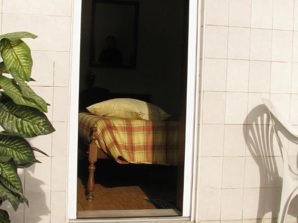 Residencial Porto Novo - Alojamento Local : photo 1 de la chambre chambre double avec terrasse