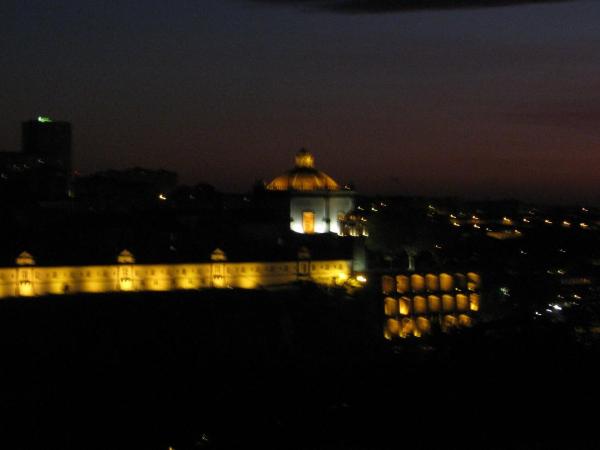 Residencial Porto Novo - Alojamento Local : photo 7 de la chambre chambre double avec terrasse