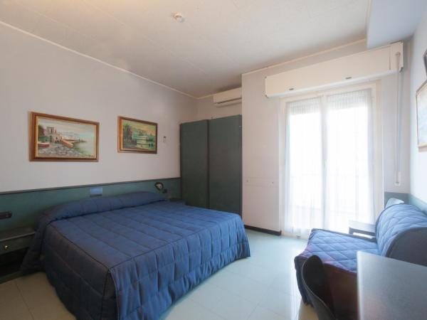 Hotel Tirreno : photo 2 de la chambre chambre double ou lits jumeaux