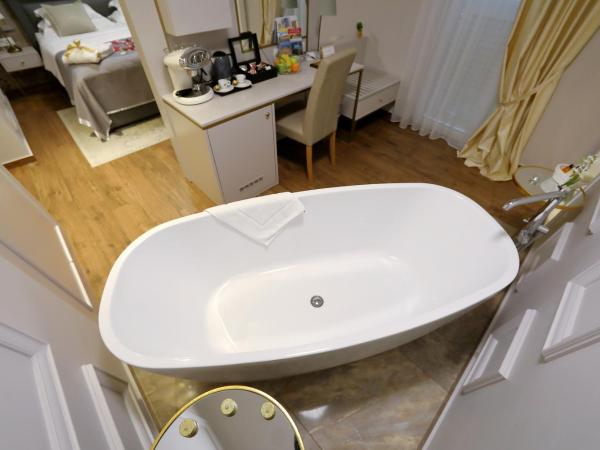 Luxury rooms Kadena : photo 4 de la chambre chambre double deluxe avec baignoire