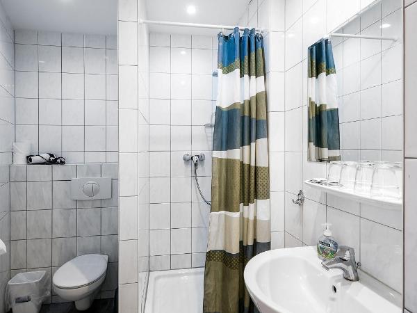 Pension Classic : photo 4 de la chambre chambre familiale