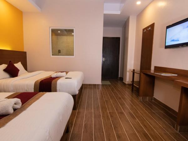 Hotel Balcony : photo 5 de la chambre chambre double ou lits jumeaux deluxe - vue sur montagne