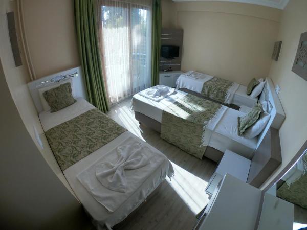 Bellamaritimo Hotel : photo 4 de la chambre chambre triple